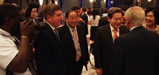 Thomas Bach, Lee Kun-hee, Juan Antonio Samaranch, Frau Lee