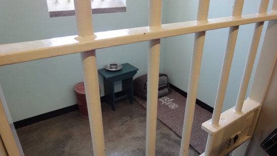 Robben Island, Blick in die Zelle von Nelson Mandela