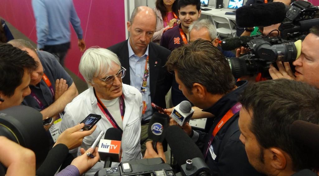 Bernie Ecclestone, Michael Payne, Mikrofondschungel