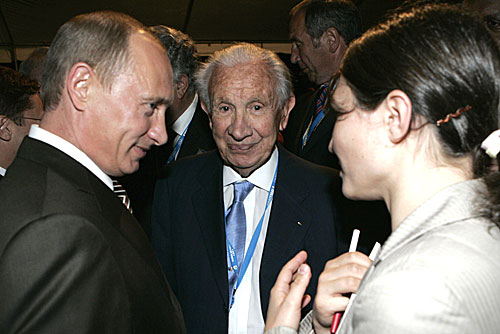 Guatemala, 2007, IOC Session: Vladimir Putin, Juan Antonio Samaranch, then IOC Honorary President (Photo: President of Russia)